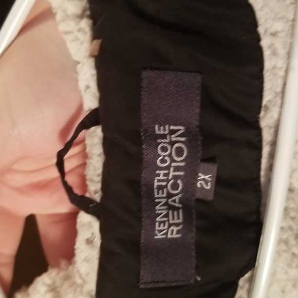 Black Puffer Jacket + Matching Gloves - Picture 3 of 4